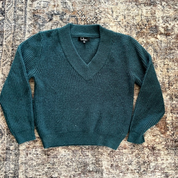 Lulu’s Dark Green V-neck Sweater - Picture 5 of 7